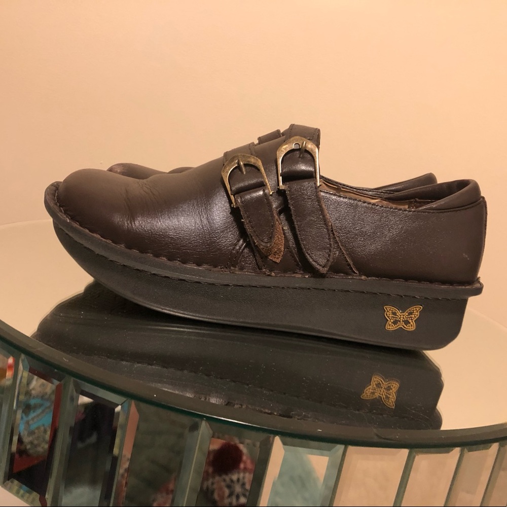 Brown Alegria clogs